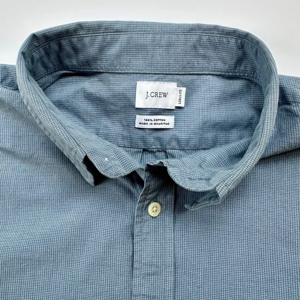 Men’s J. Crew Long Sleeved Shirt Size Large​​